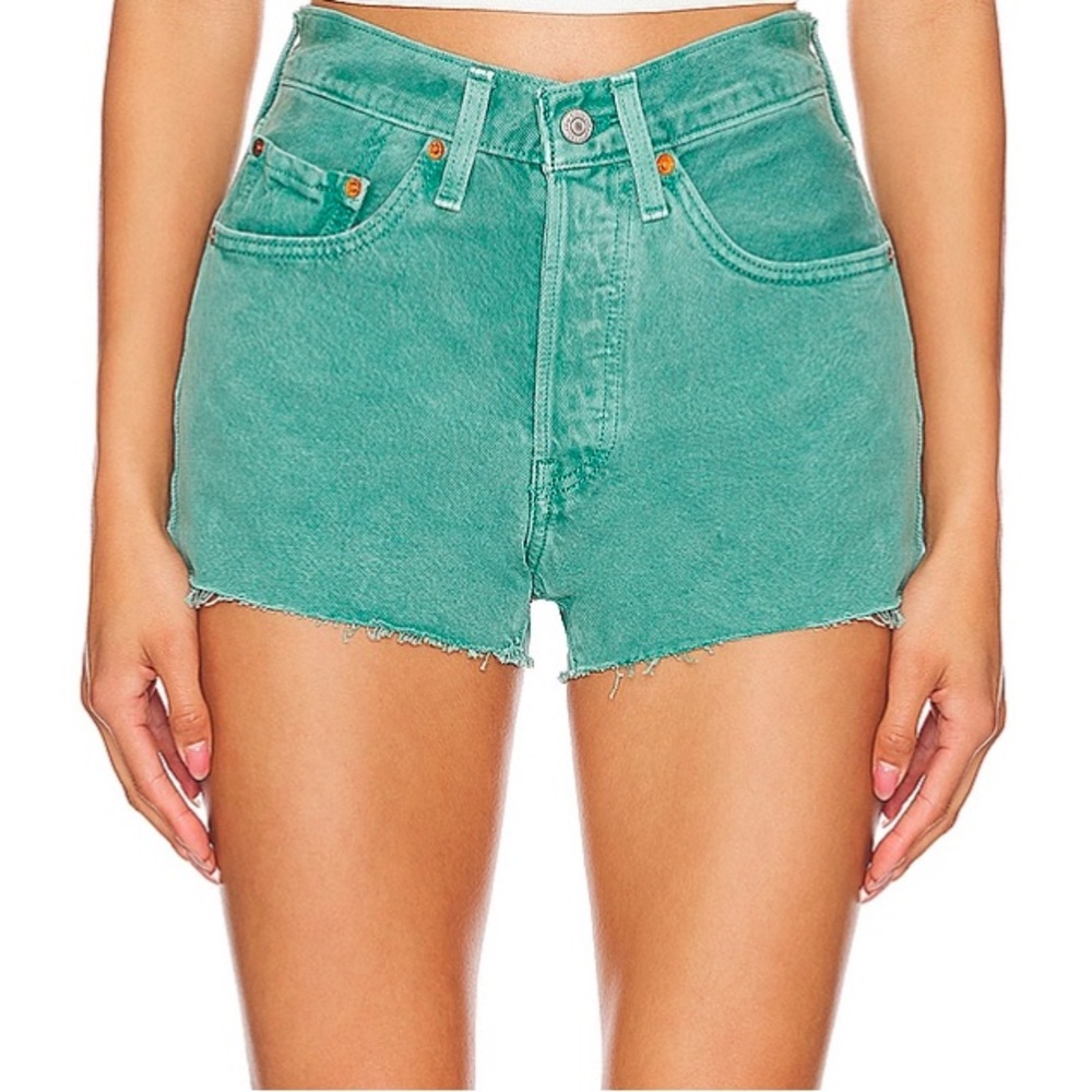 Levi’s 501 Original Short in Dusty Beryl Green